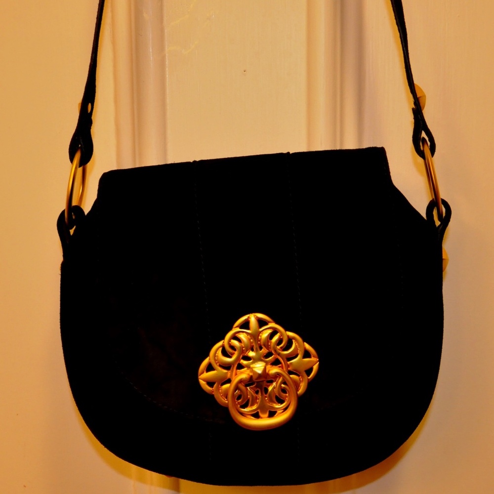Susan Bennis Warren Edwards vintage black suede shoulder/ crossbody handbag